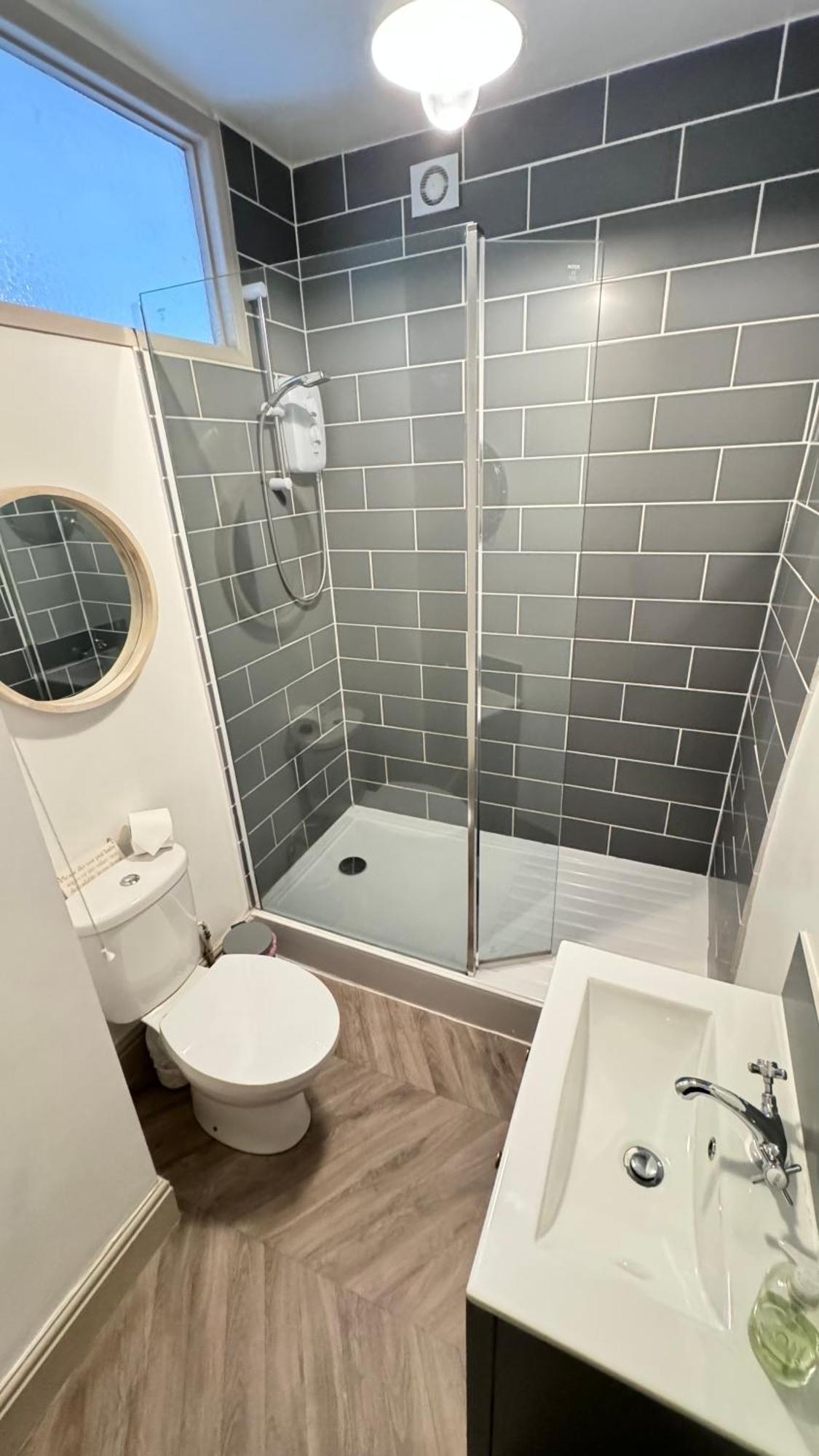 Nancie'S Place - Dartmouth Town Center With Private Parking - A Traditional Georgian Private Duplex Apartment - Beautifully Refurbished - Two Bedrooms, Bathroom, Kitchen And Lounge Diner Exterior foto